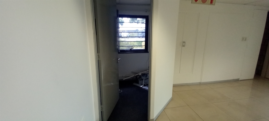 To Let Commercial Property for Rent in Randjespark Gauteng