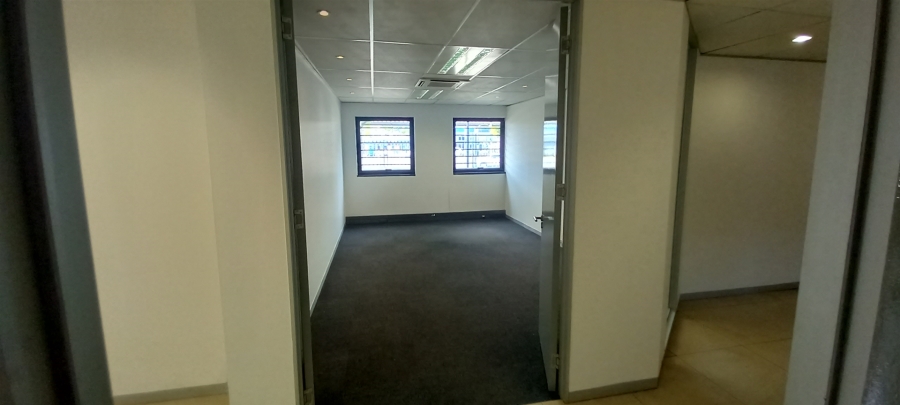 To Let Commercial Property for Rent in Randjespark Gauteng
