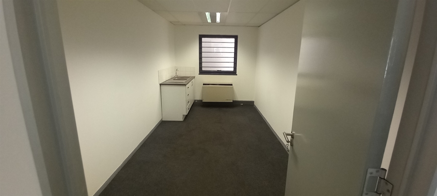 To Let Commercial Property for Rent in Randjespark Gauteng