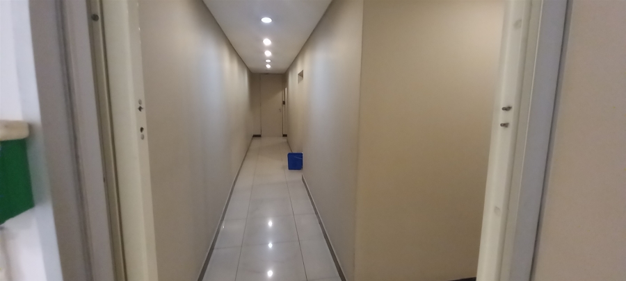To Let Commercial Property for Rent in Randjespark Gauteng