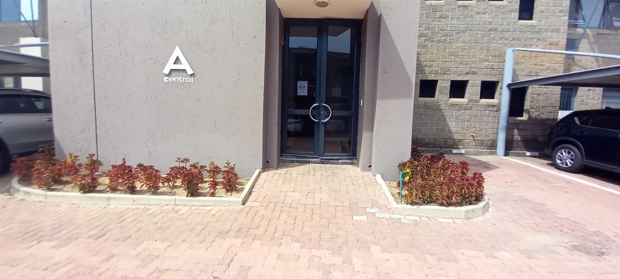 To Let Commercial Property for Rent in Randjespark Gauteng