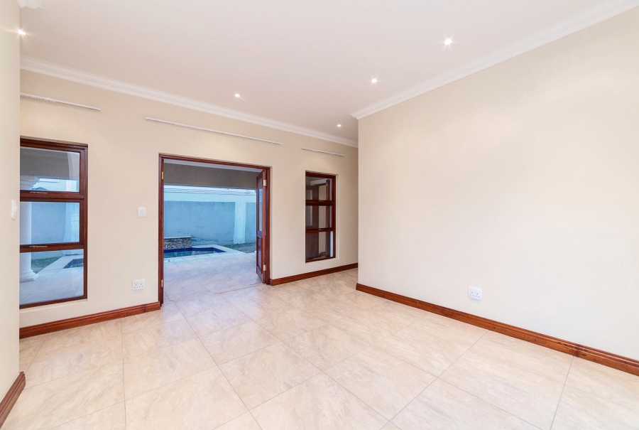 3 Bedroom Property for Sale in Petervale Gauteng
