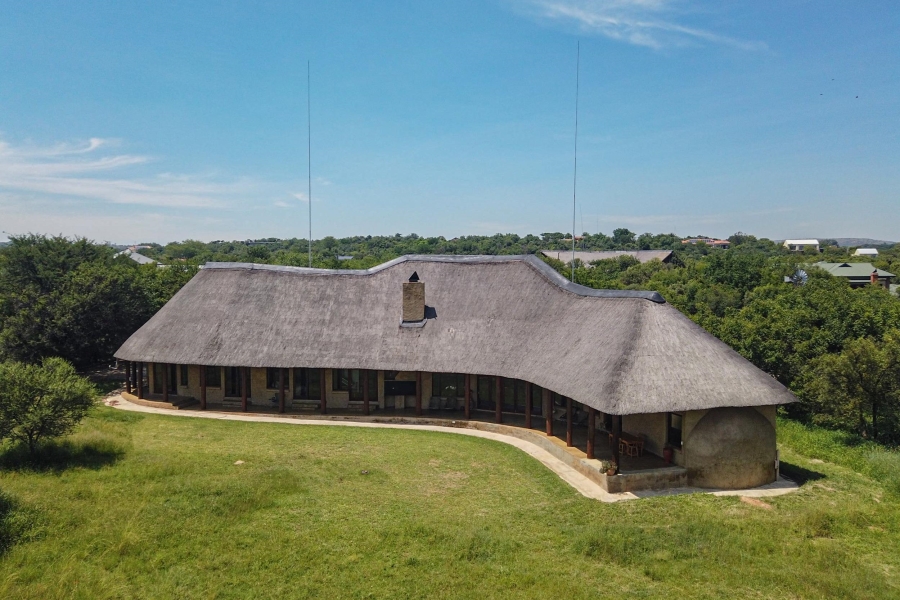 4 Bedroom Property for Sale in Leeuwfontein Gauteng