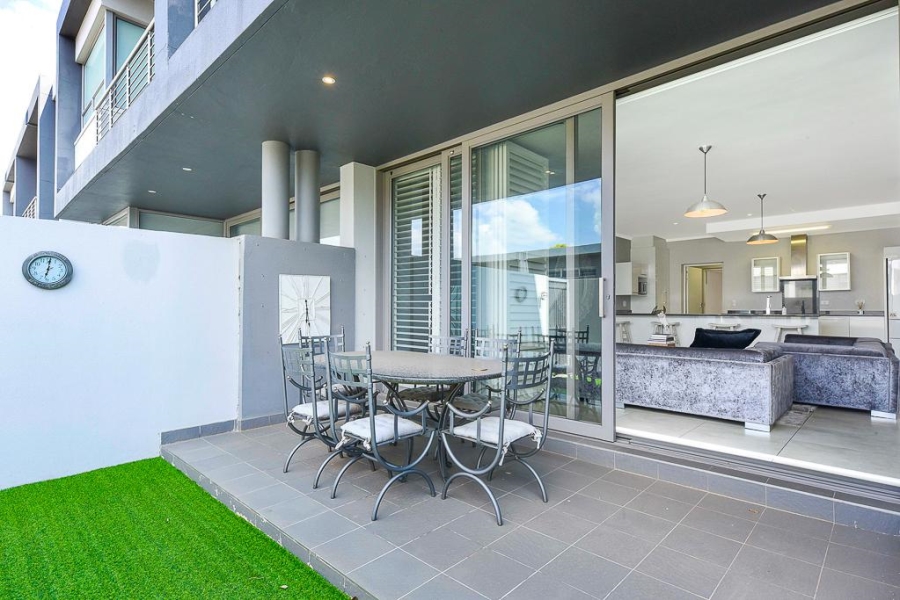 3 Bedroom Property for Sale in Hurlingham Gauteng