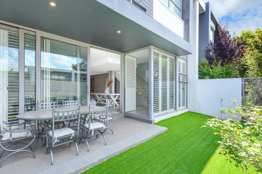 3 Bedroom Property for Sale in Hurlingham Gauteng