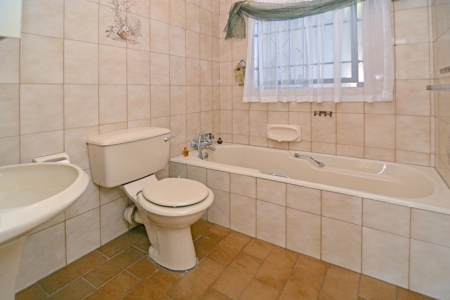 6 Bedroom Property for Sale in Bedfordview Gauteng