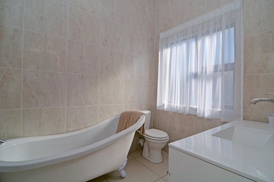 6 Bedroom Property for Sale in Bedfordview Gauteng