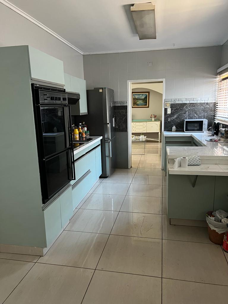6 Bedroom Property for Sale in Bedfordview Gauteng