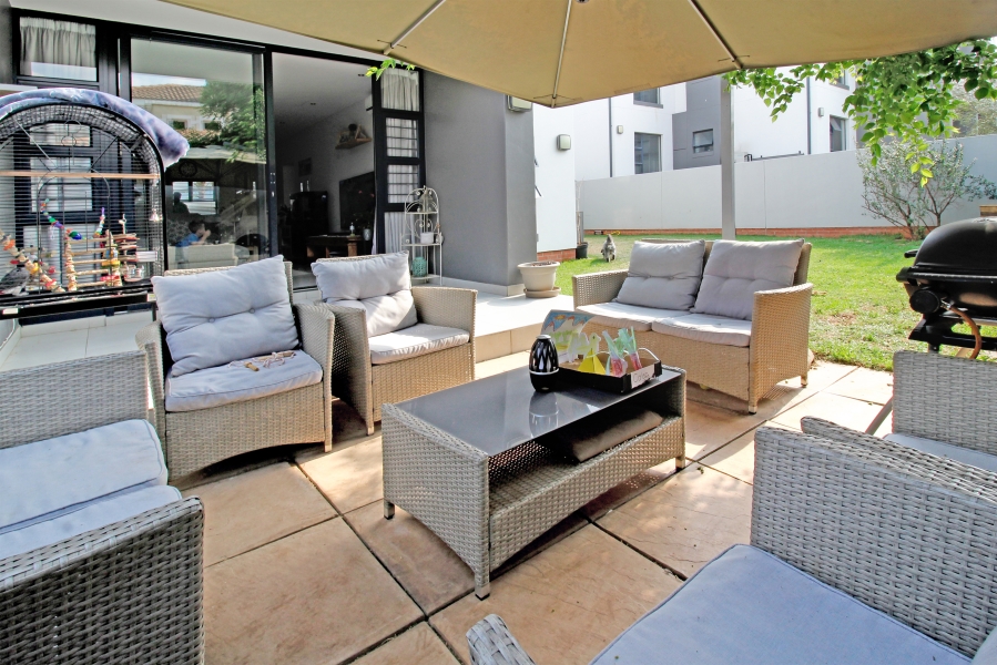 3 Bedroom Property for Sale in Broadacres Gauteng