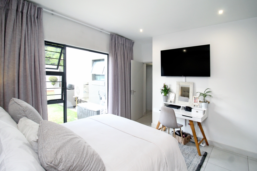 3 Bedroom Property for Sale in Broadacres Gauteng