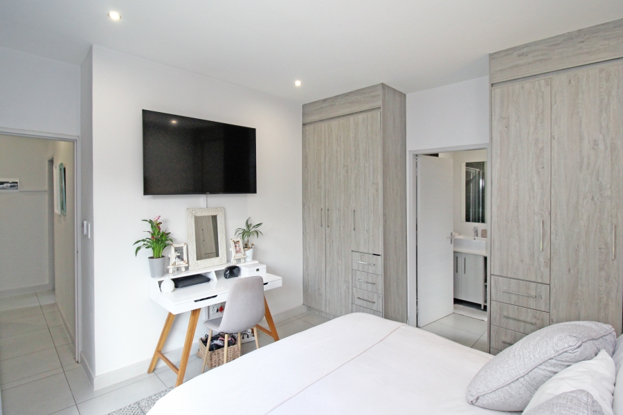 3 Bedroom Property for Sale in Broadacres Gauteng