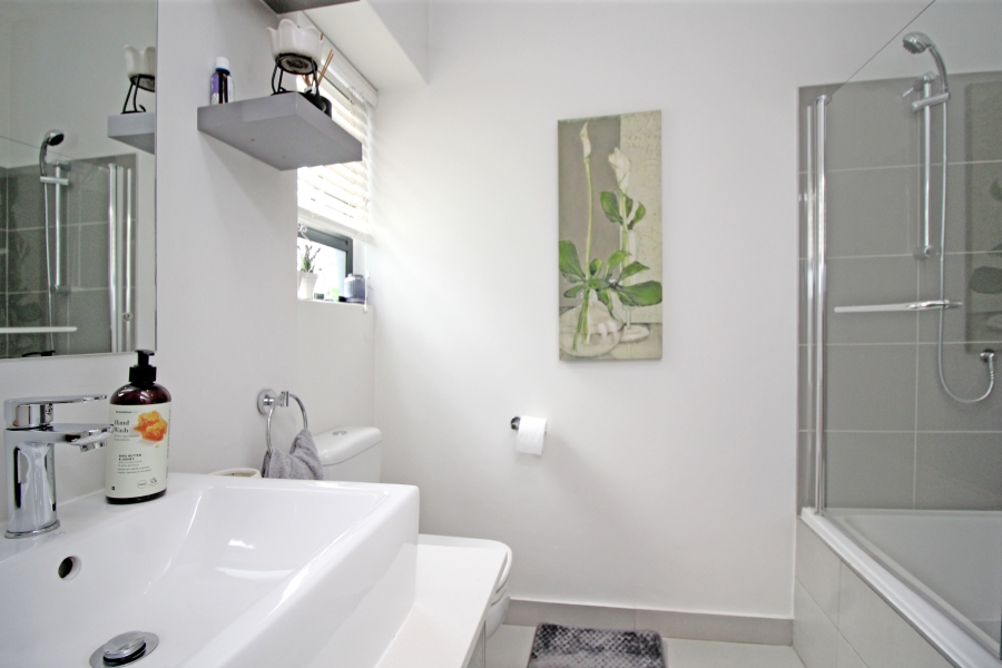 3 Bedroom Property for Sale in Broadacres Gauteng