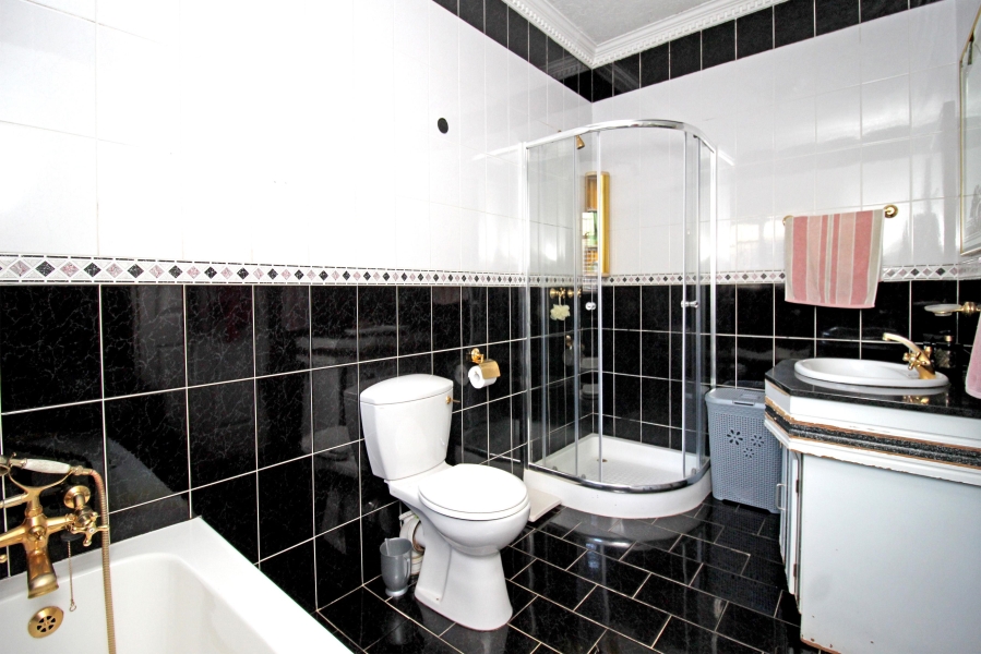 3 Bedroom Property for Sale in Crosby Gauteng