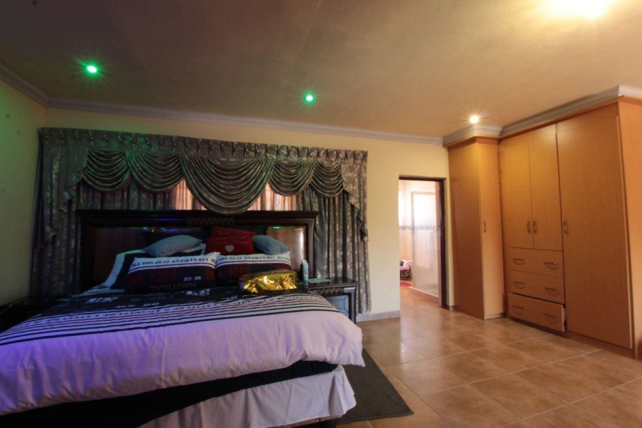 5 Bedroom Property for Sale in Rayton Gauteng