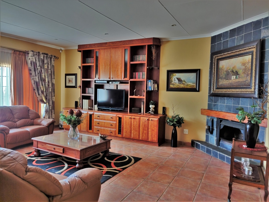 4 Bedroom Property for Sale in Zwavelpoort Gauteng