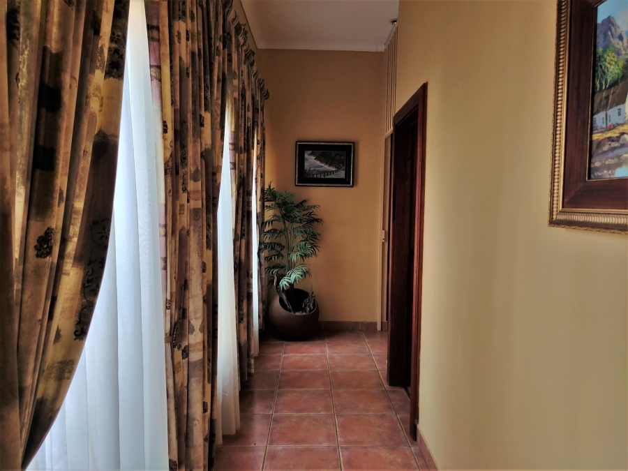 4 Bedroom Property for Sale in Zwavelpoort Gauteng