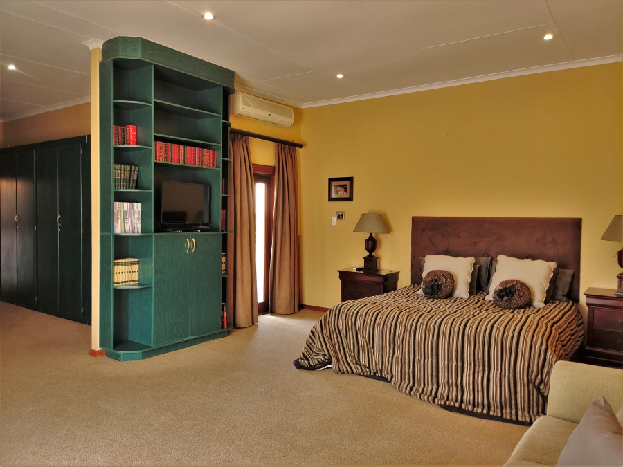 4 Bedroom Property for Sale in Zwavelpoort Gauteng