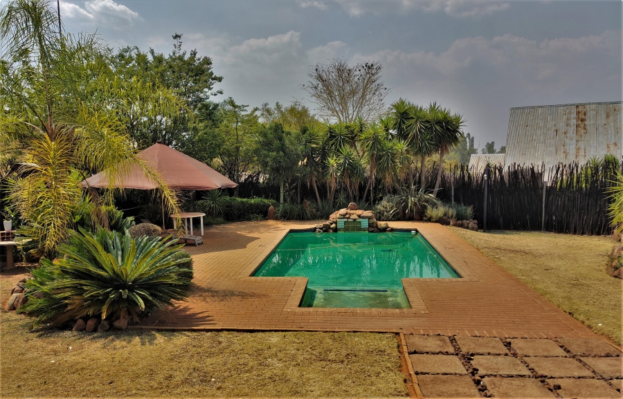 4 Bedroom Property for Sale in Zwavelpoort Gauteng