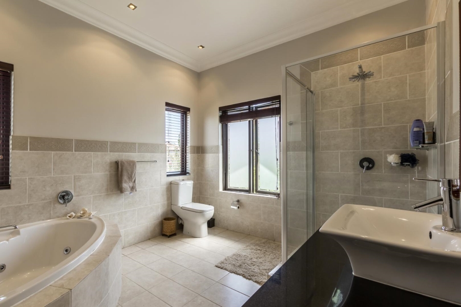 5 Bedroom Property for Sale in Dainfern Valley Gauteng