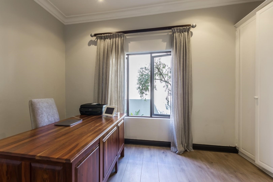 5 Bedroom Property for Sale in Dainfern Valley Gauteng