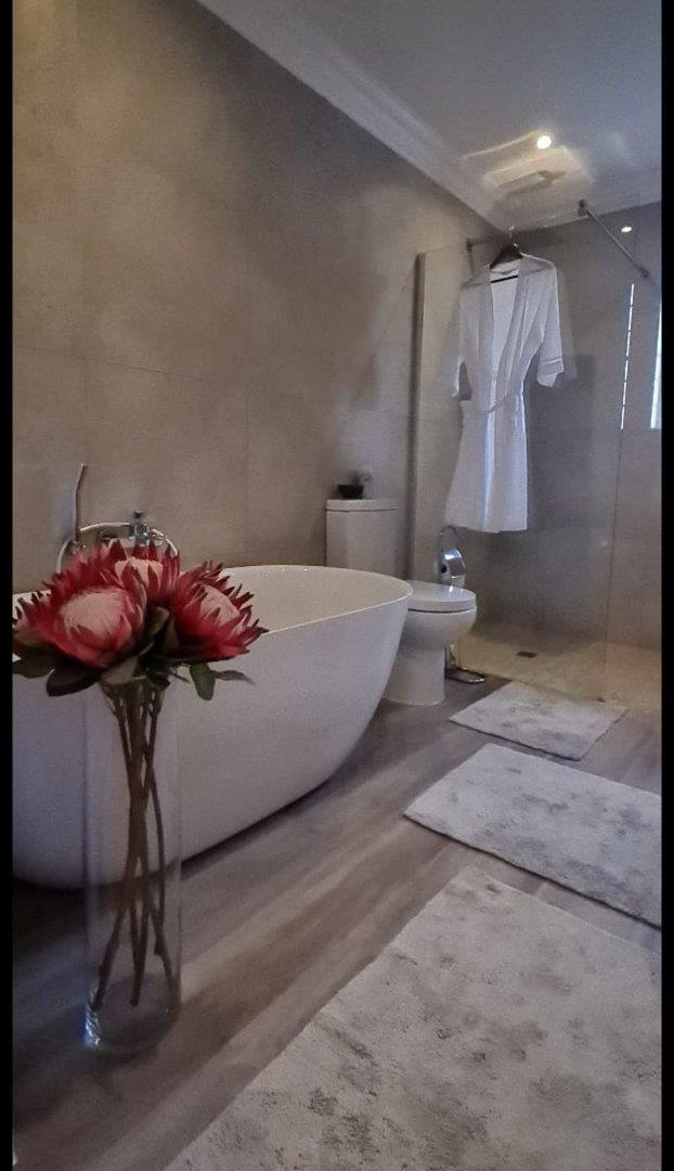 2 Bedroom Property for Sale in Morningside Gauteng