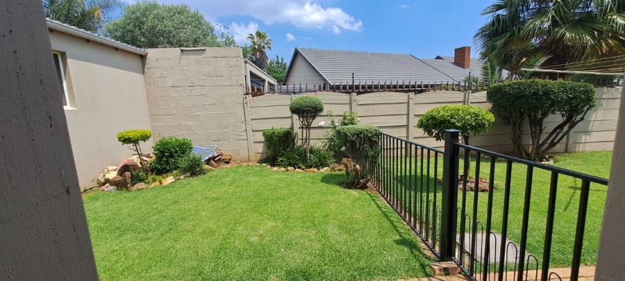 To Let 1 Bedroom Property for Rent in Brackendowns Gauteng