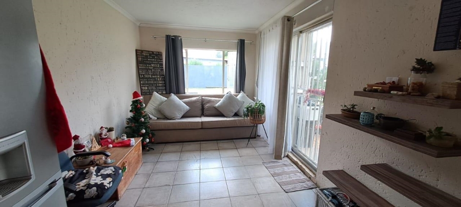 To Let 1 Bedroom Property for Rent in Brackendowns Gauteng