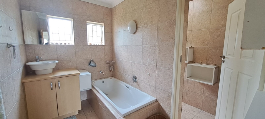 To Let 1 Bedroom Property for Rent in Brackendowns Gauteng