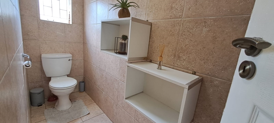 To Let 1 Bedroom Property for Rent in Brackendowns Gauteng