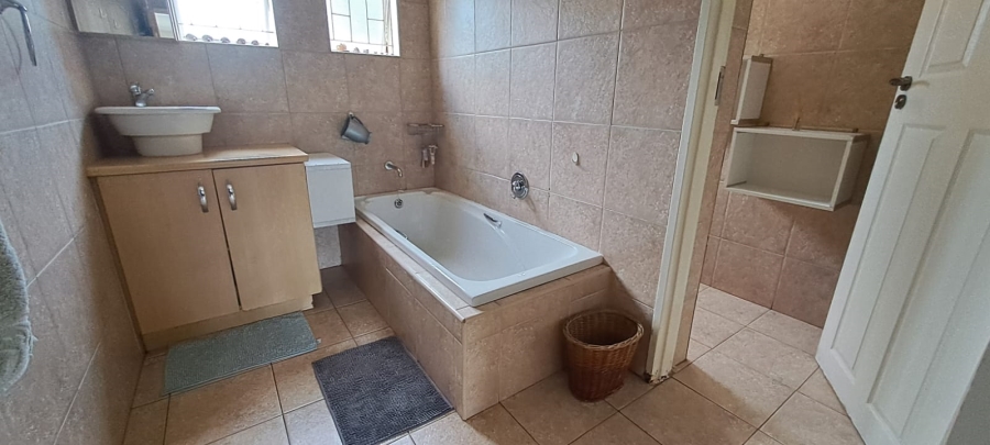 To Let 1 Bedroom Property for Rent in Brackendowns Gauteng
