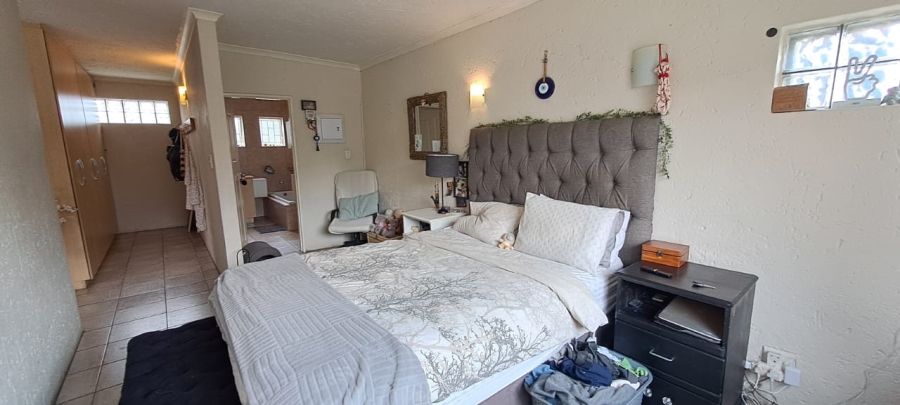 To Let 1 Bedroom Property for Rent in Brackendowns Gauteng