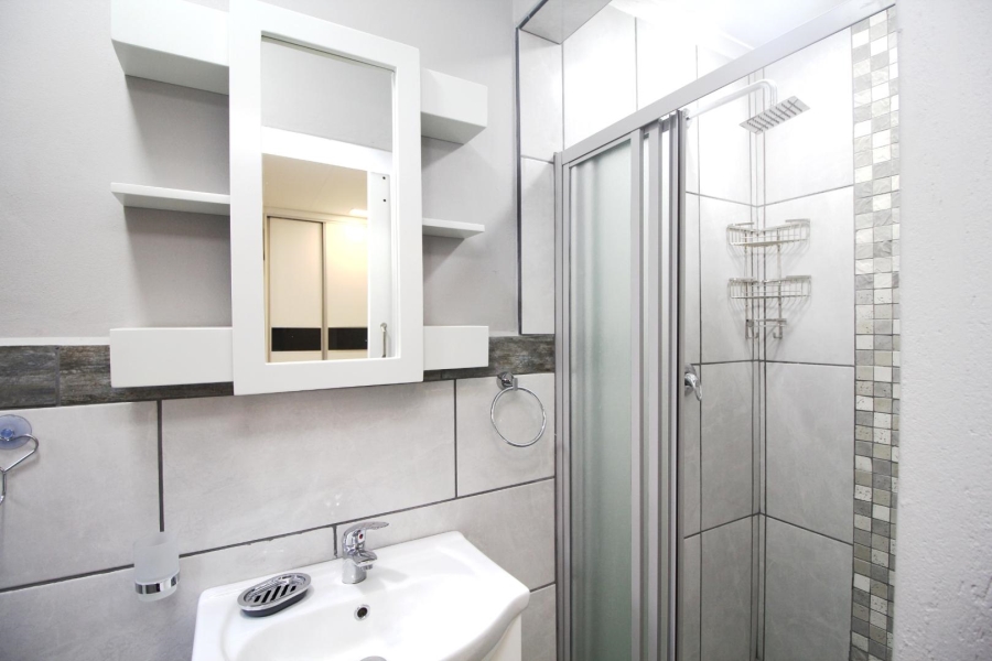 To Let 1 Bedroom Property for Rent in Garsfontein Gauteng