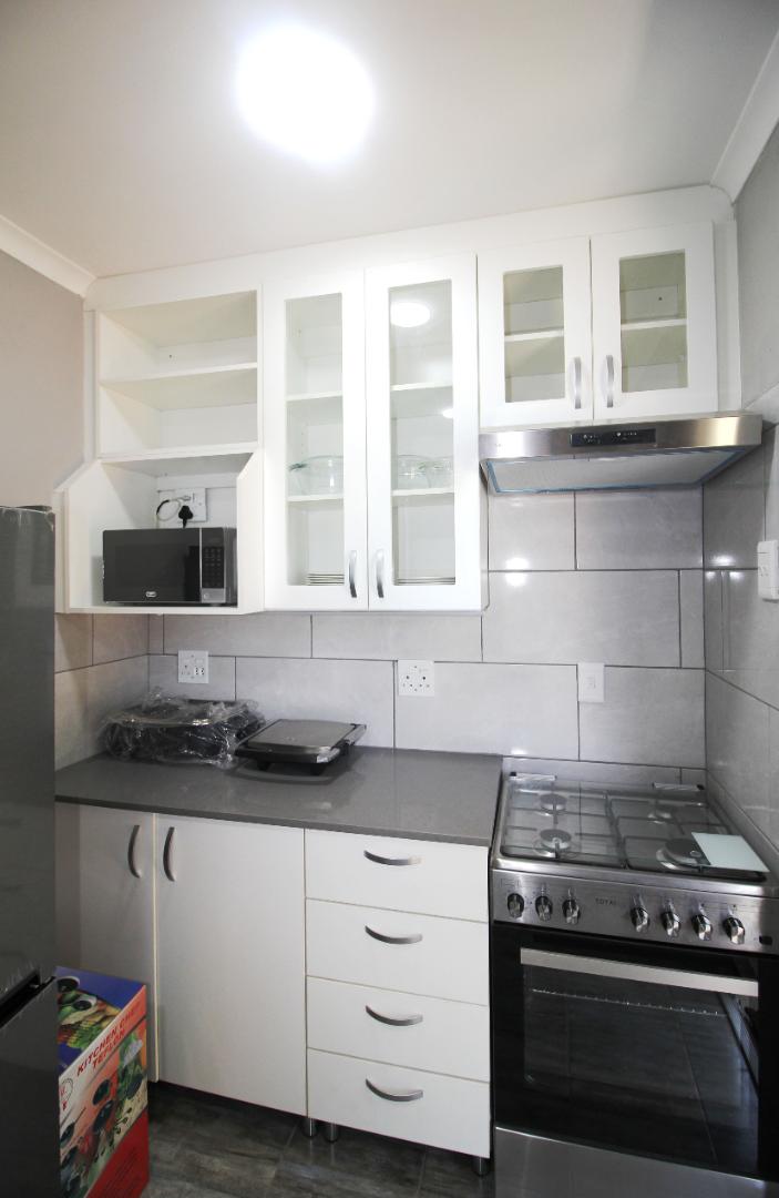 To Let 1 Bedroom Property for Rent in Garsfontein Gauteng