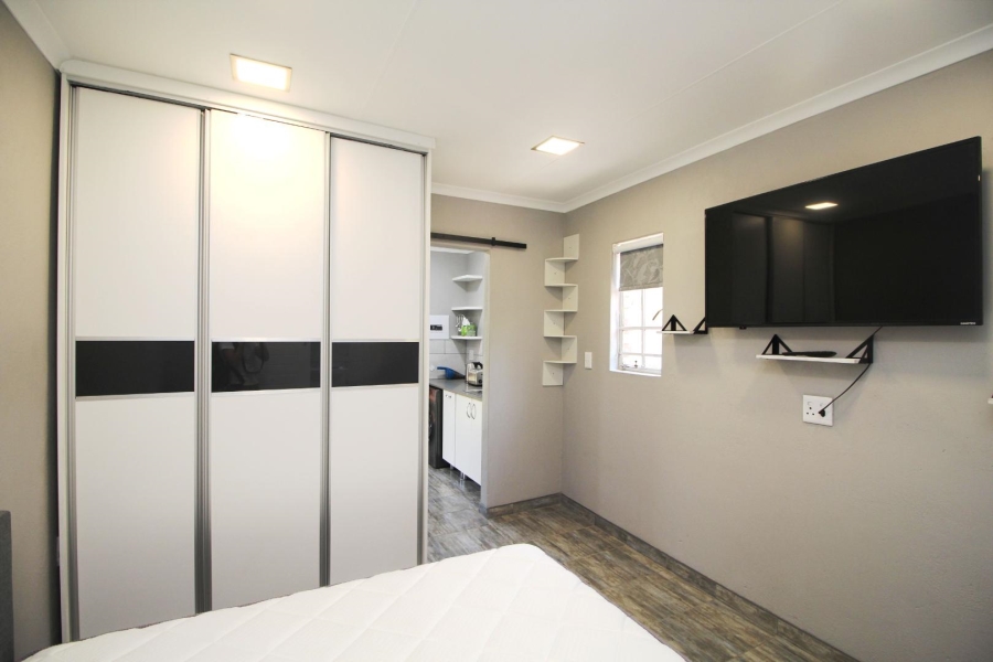 To Let 1 Bedroom Property for Rent in Garsfontein Gauteng