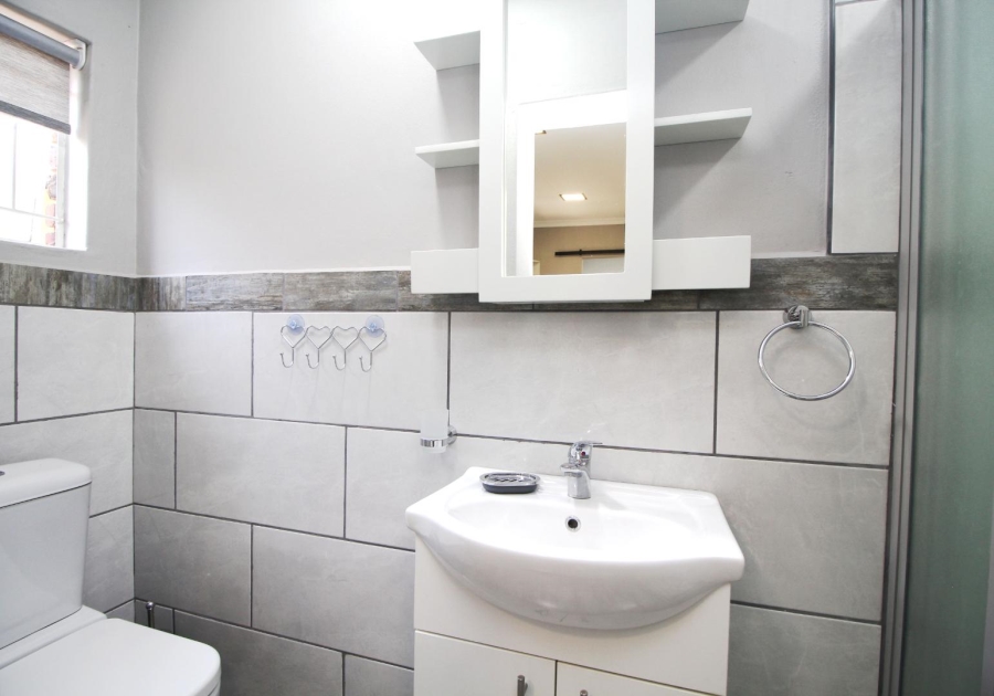 To Let 1 Bedroom Property for Rent in Garsfontein Gauteng