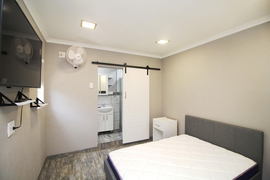 To Let 1 Bedroom Property for Rent in Garsfontein Gauteng