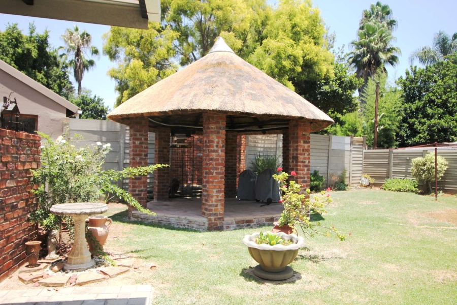 To Let 1 Bedroom Property for Rent in Garsfontein Gauteng