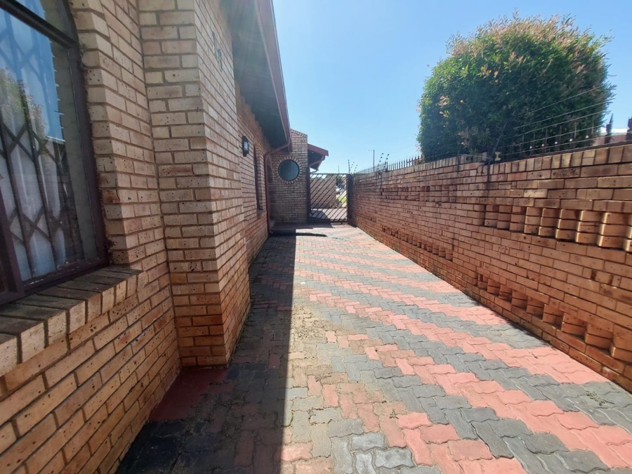 3 Bedroom Property for Sale in Spruit View Gauteng