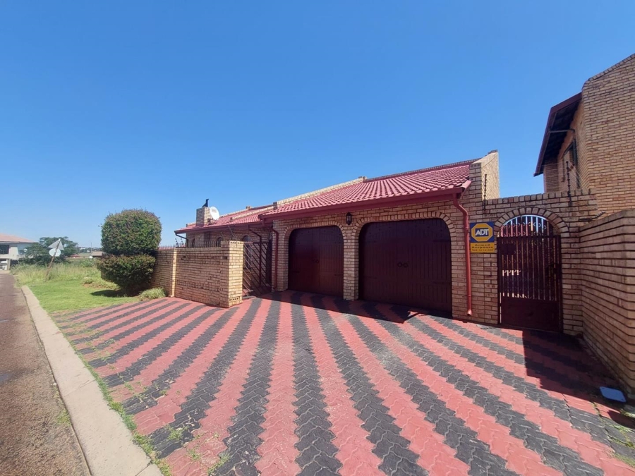 3 Bedroom Property for Sale in Spruit View Gauteng