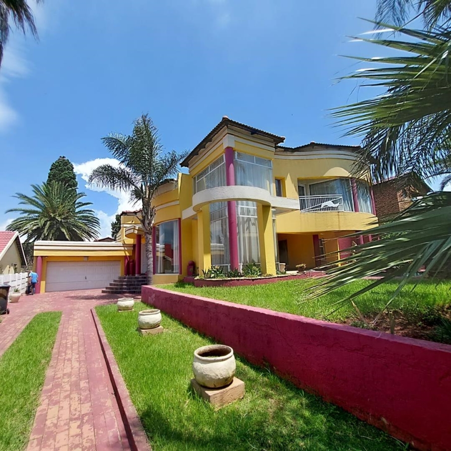 4 Bedroom Property for Sale in Glenvista Gauteng