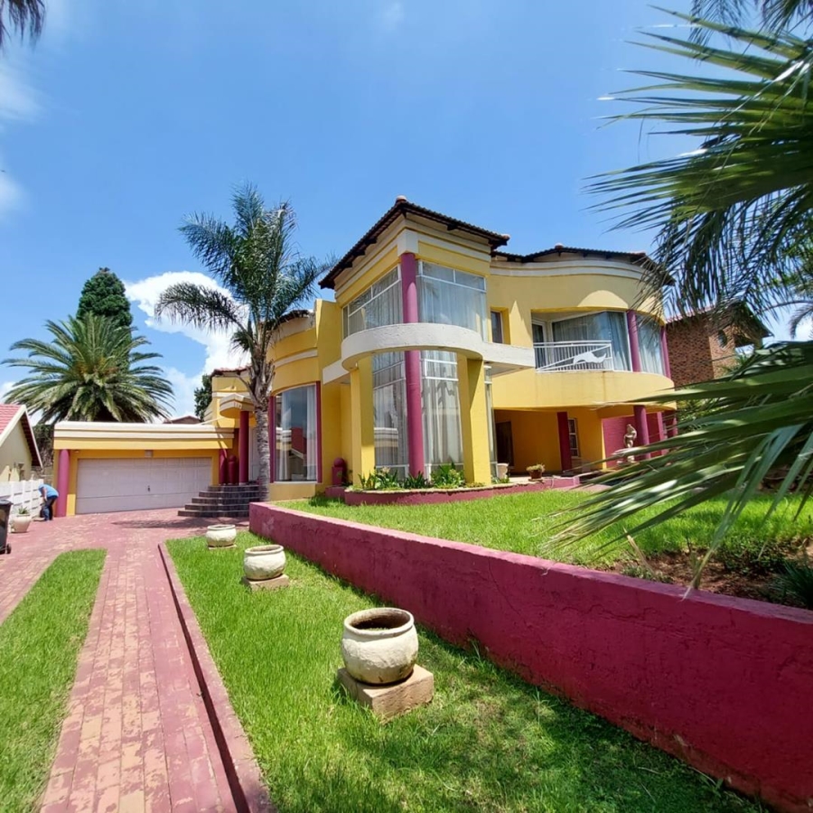 4 Bedroom Property for Sale in Glenvista Gauteng