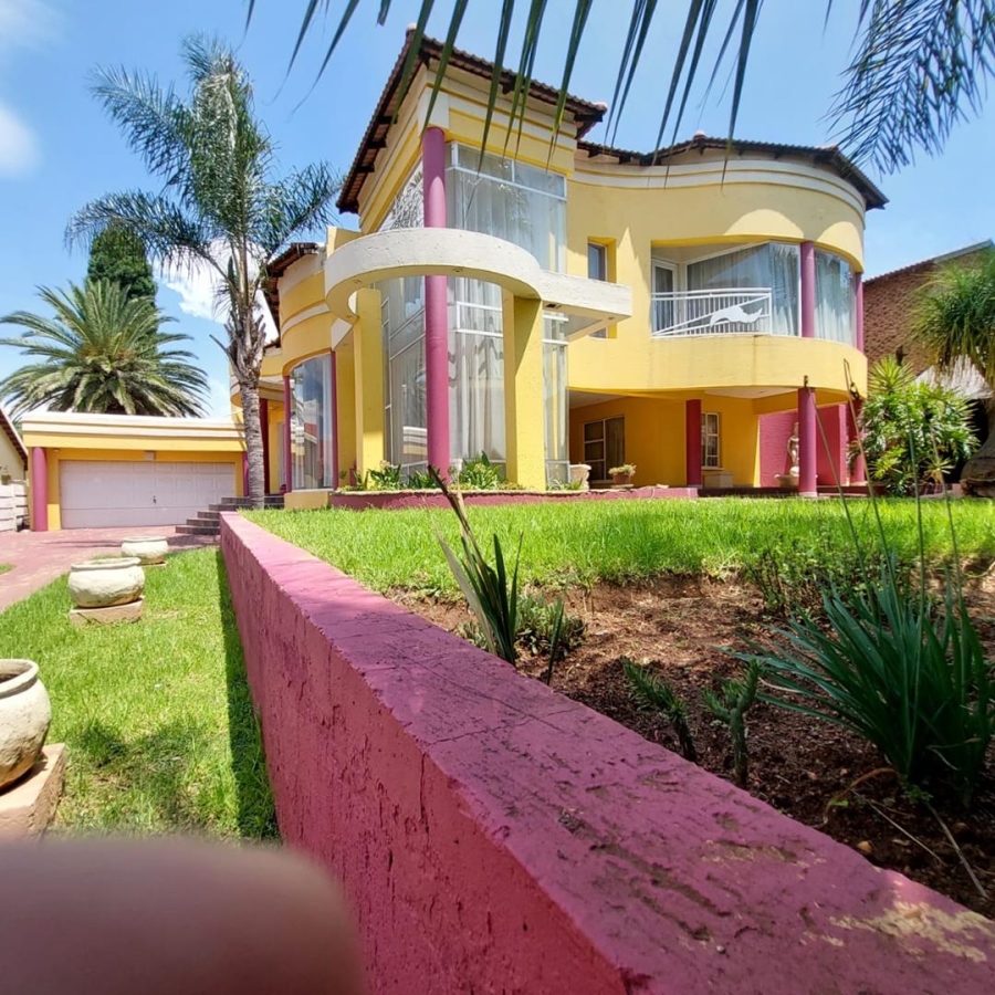 4 Bedroom Property for Sale in Glenvista Gauteng
