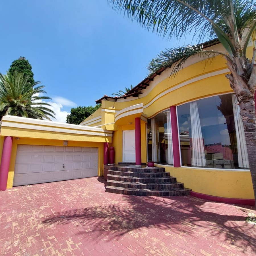 4 Bedroom Property for Sale in Glenvista Gauteng
