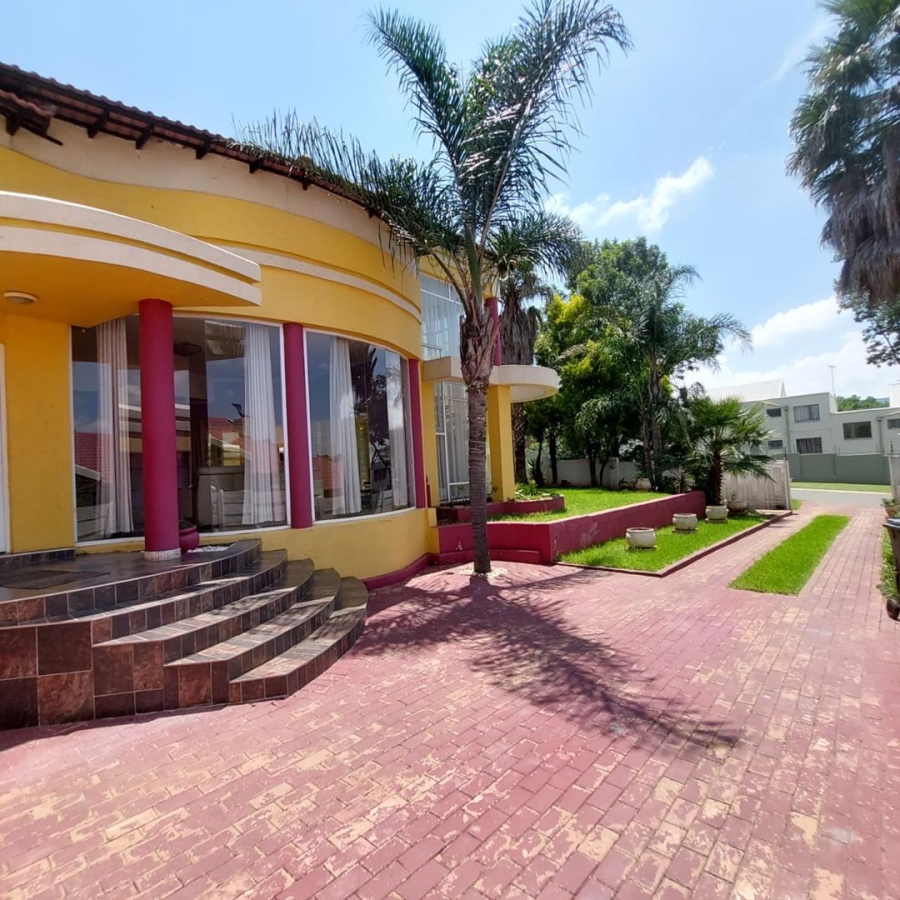4 Bedroom Property for Sale in Glenvista Gauteng