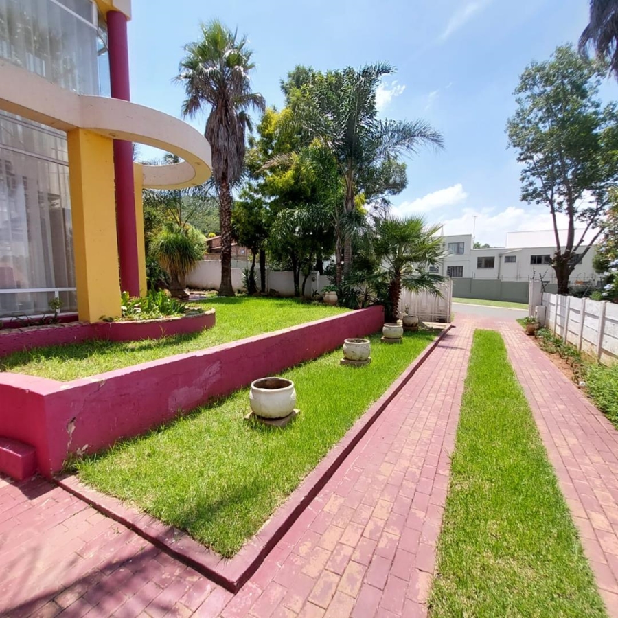 4 Bedroom Property for Sale in Glenvista Gauteng