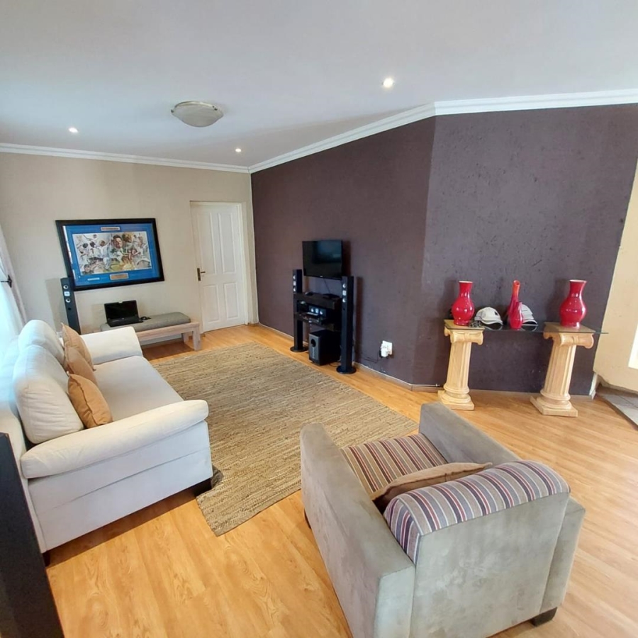 4 Bedroom Property for Sale in Glenvista Gauteng