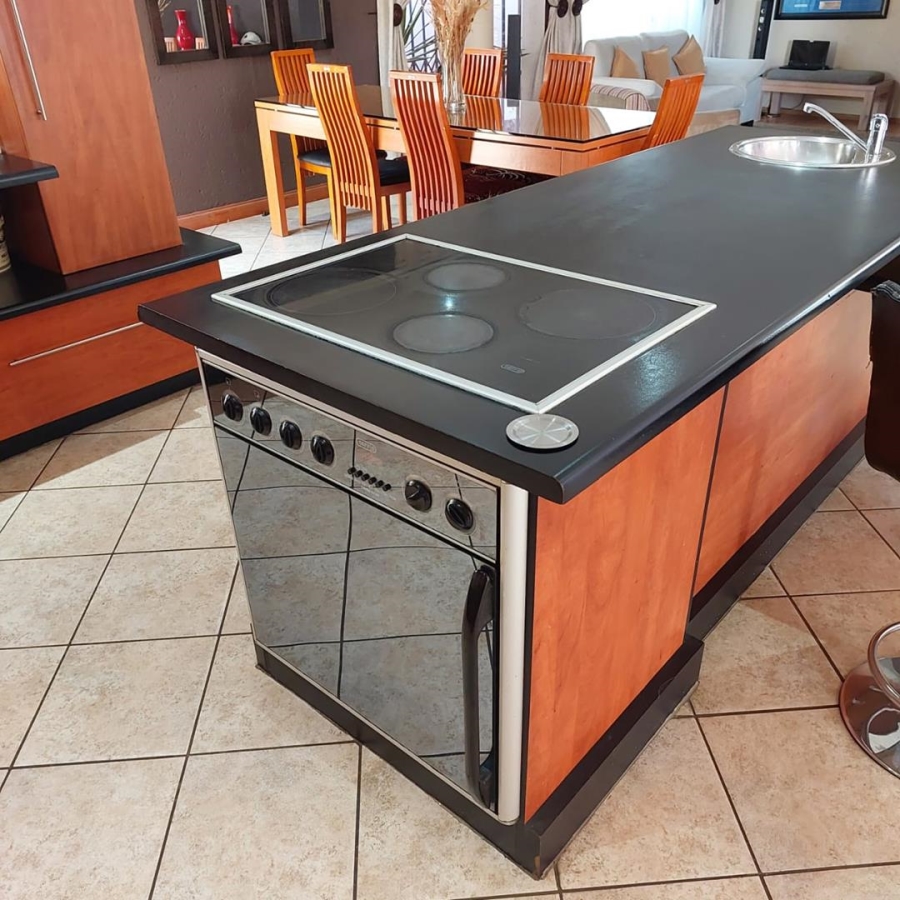 4 Bedroom Property for Sale in Glenvista Gauteng