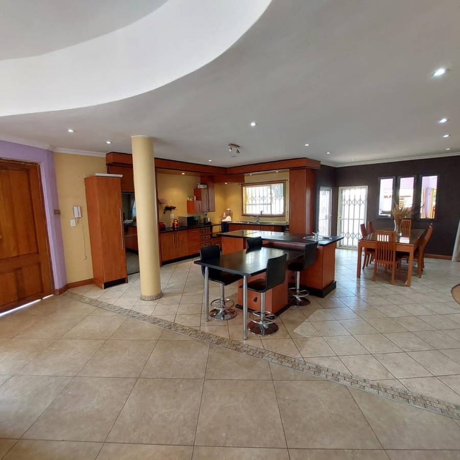 4 Bedroom Property for Sale in Glenvista Gauteng