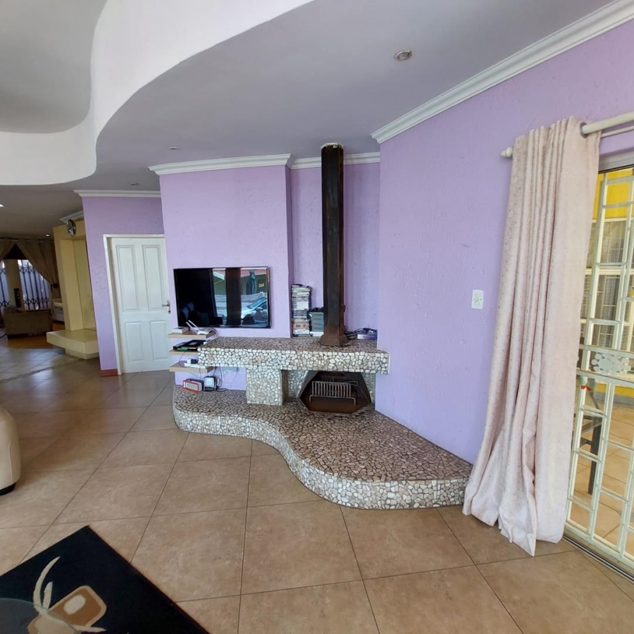 4 Bedroom Property for Sale in Glenvista Gauteng