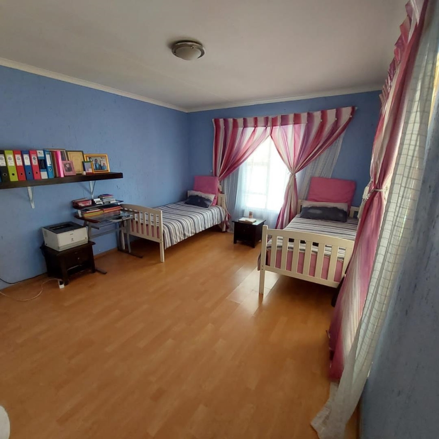 4 Bedroom Property for Sale in Glenvista Gauteng